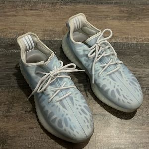 YEEZY BOOST 350 V2
"Mono Ice"